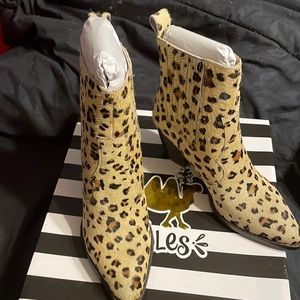 SOLES Leopard Boots 7
